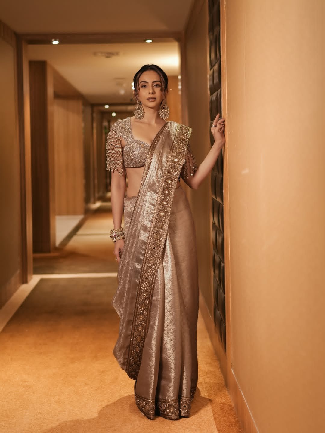 Beautiful traditional look of Rakul Preet Singh