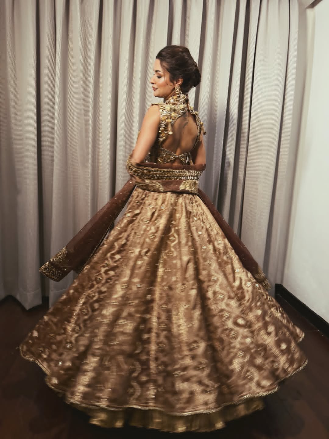 Avneet Kaur's stunning style in a golden bodice